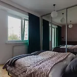 Amazing, Spacious Apartment In The City Center!