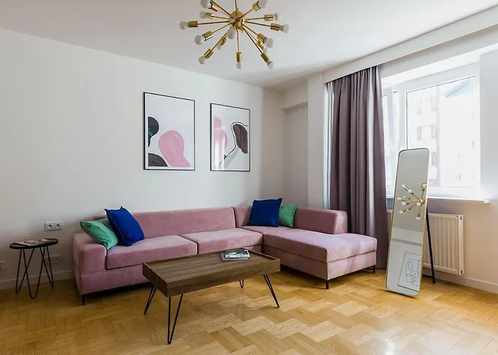 Amazing, Spacious Apartment In The City Center!