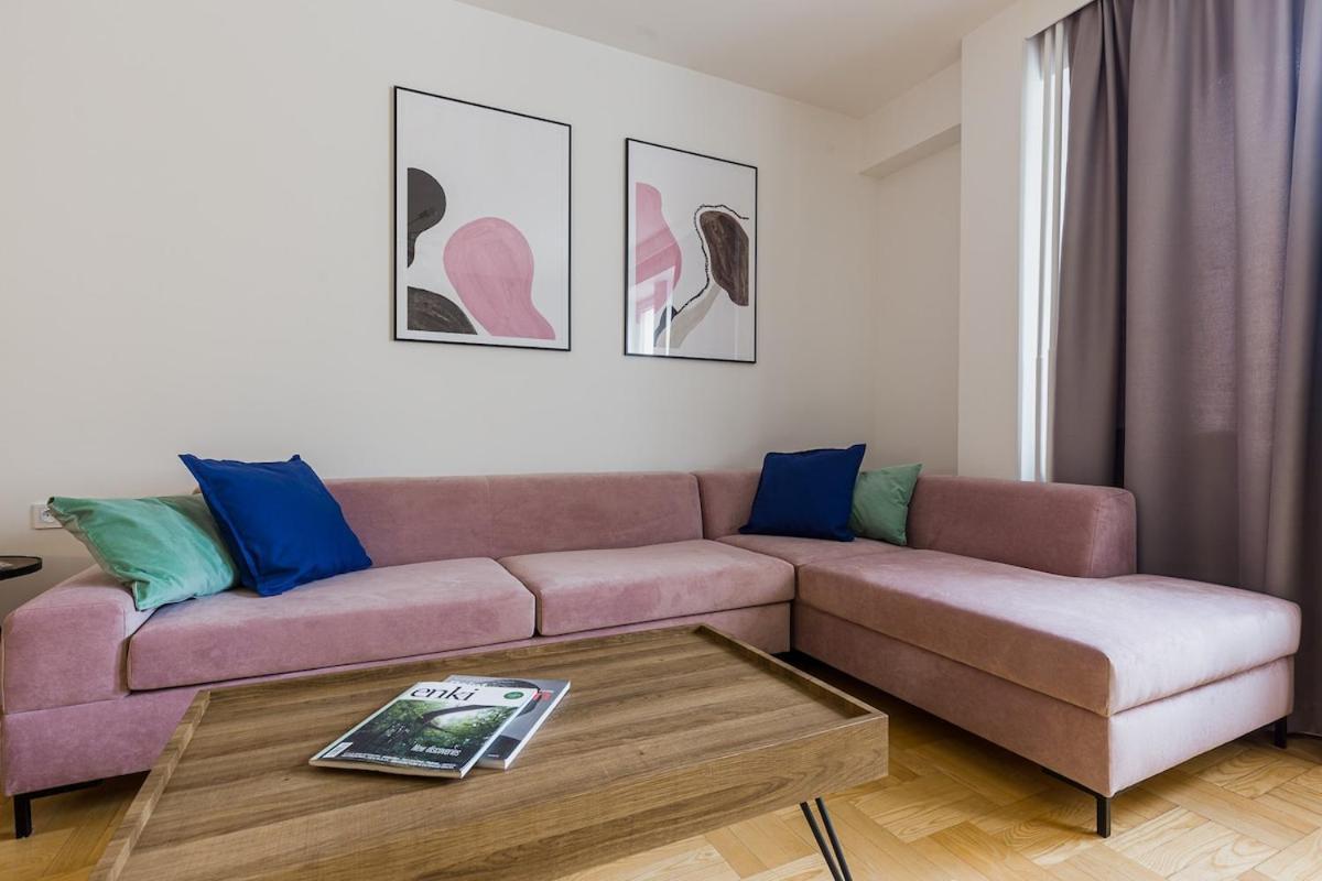 Amazing, Spacious In The Center! Apartament